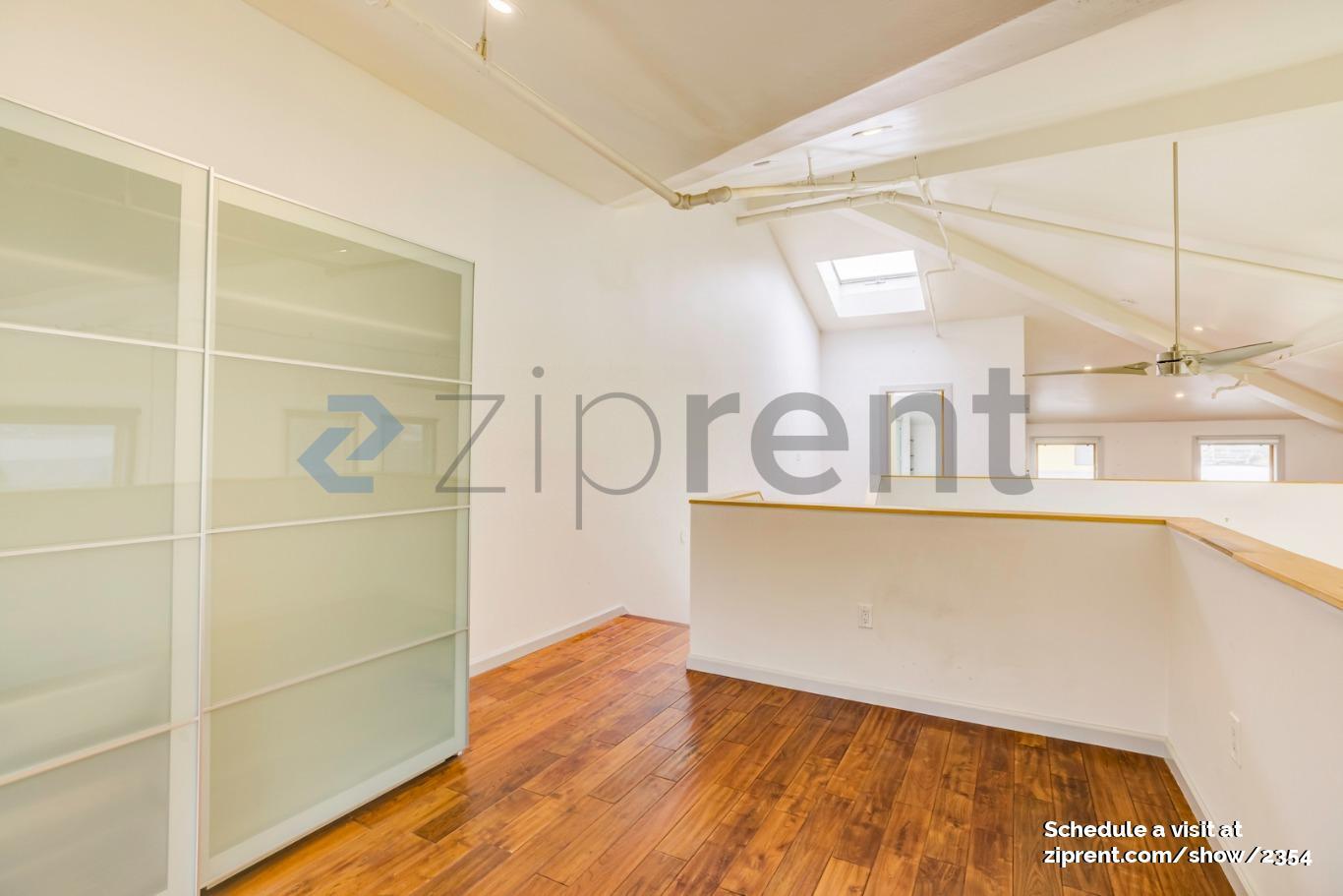 Building Photo - Unit 214