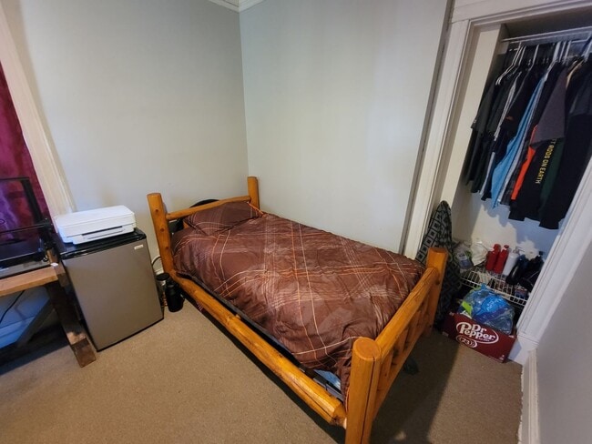 Building Photo - 2115 E 1st St