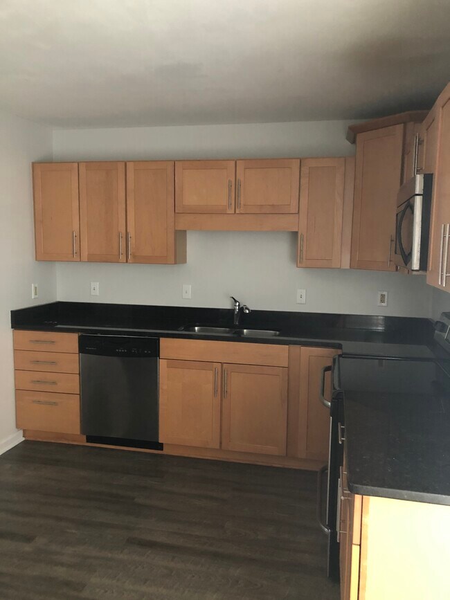 Building Photo - 507 Stinson Dr