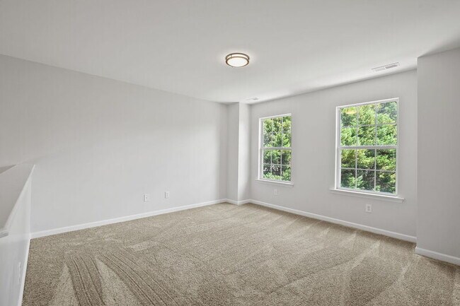 Building Photo - 142 Bremerton Dr SW