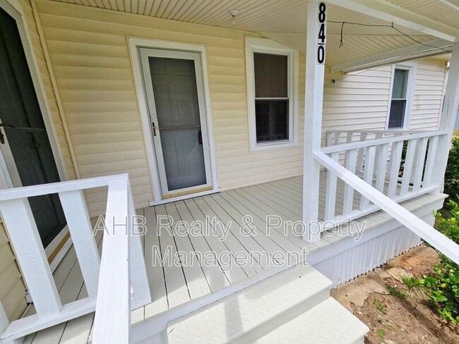 Building Photo - 840 Deep Creek Church Rd