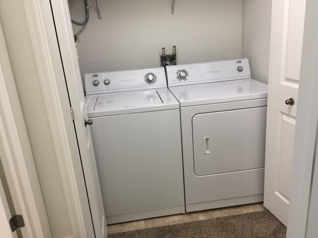 Building Photo - 2778 Hidden Dr