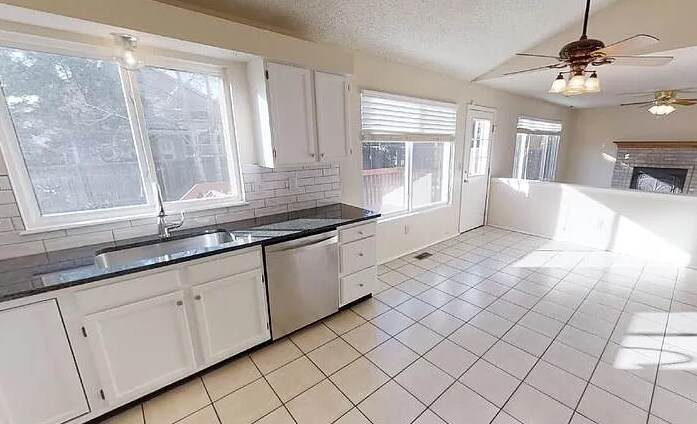 Building Photo - 7836 Scarborough Dr