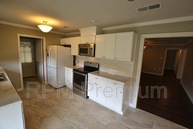 Building Photo - 3147 Little Farms Dr