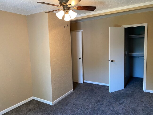 Building Photo - Spacious 4-Bedroom Home with Garage and Backyard in Milan!