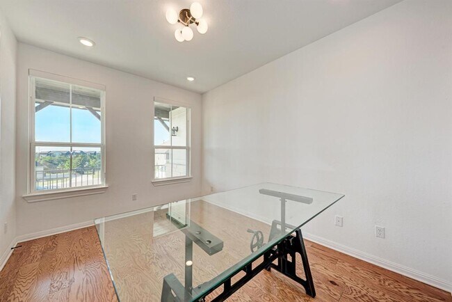 Building Photo - 156 Verdejo Dr