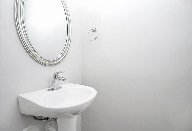 Building Photo - 2BD/2.5BA Townhome w/ ADDITIONAL LOFT in Market Street at Cedar Walk!