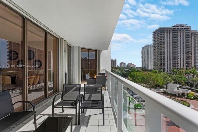 Building Photo - 19500 Turnberry Way