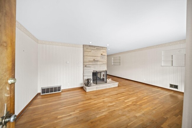 Building Photo - 1565 Garywood Ave