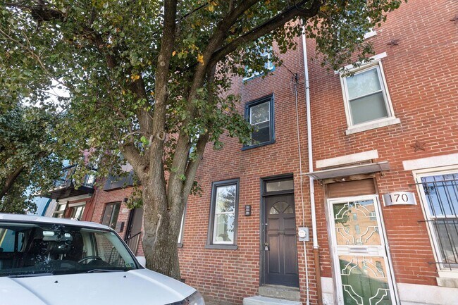 Building Photo - Newly Renovated Home Northern Liberties
