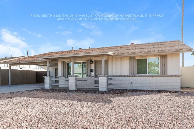 Building Photo - 2461 E Manhatton Dr