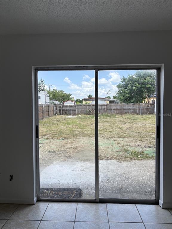 Building Photo - 2119 W Okaloosa Ave