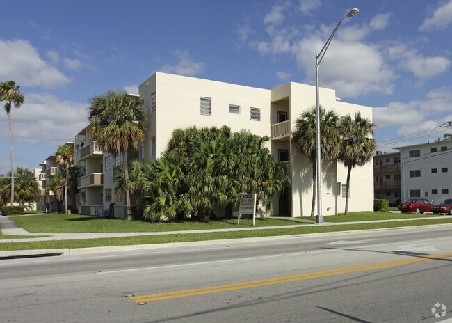Building Photo - Bristol House Apartments