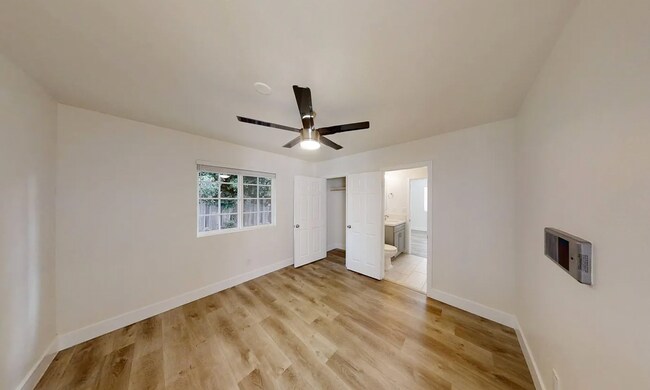 Building Photo - 5118-5120 East Falls View Dr
