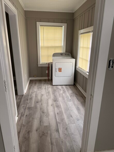 Laundry room - 3816 34th St