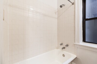 Building Photo - 3912 N Janssen Ave