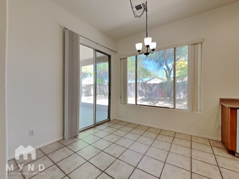 Building Photo - 4528 E Rowel Rd