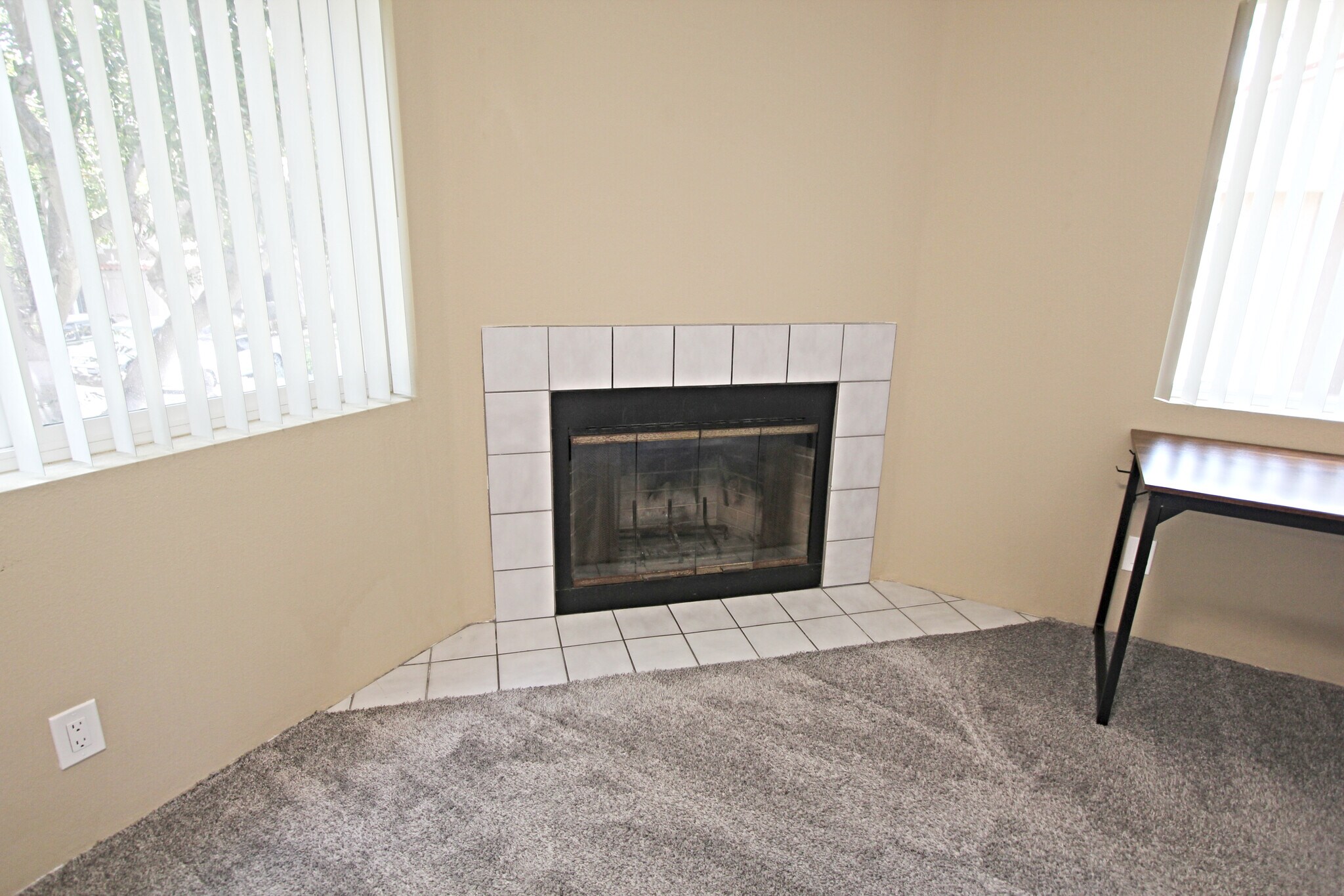 Building Photo - 7575 Charmant Dr