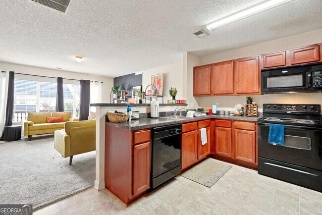 Building Photo - 3353 Parc Dr SW