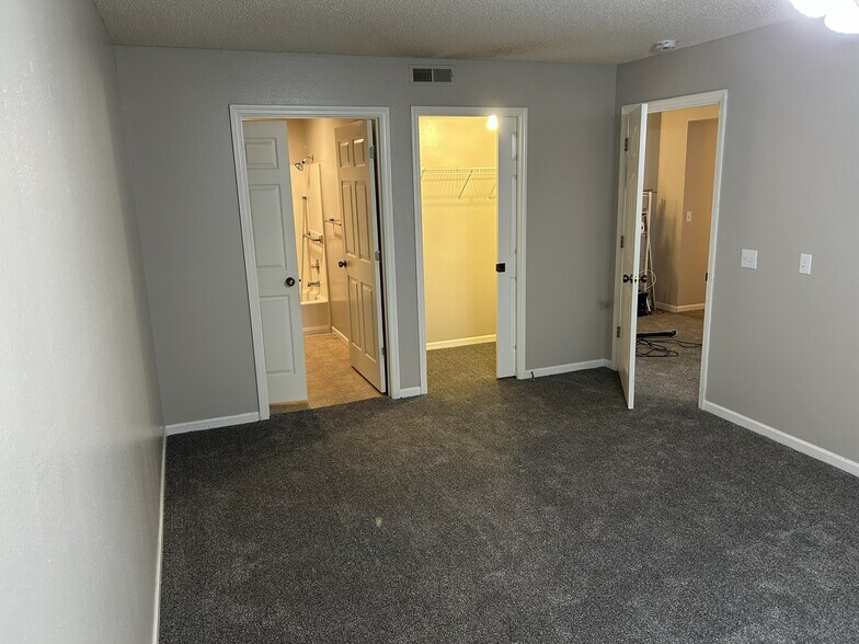 Building Photo - 110 Vixen Cir