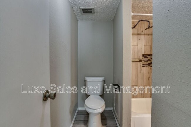 Building Photo - 6048 NW Expressway