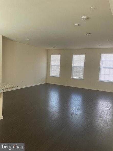 Building Photo - 112 Graystone Dr