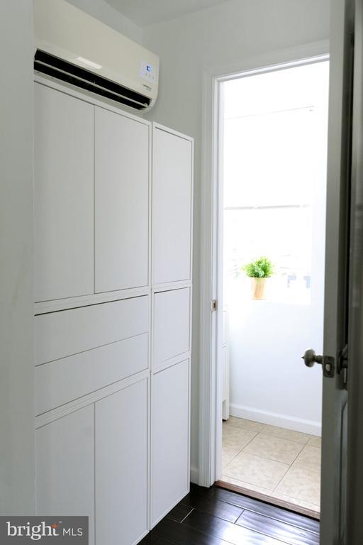 Building Photo - 1107 N Lee St