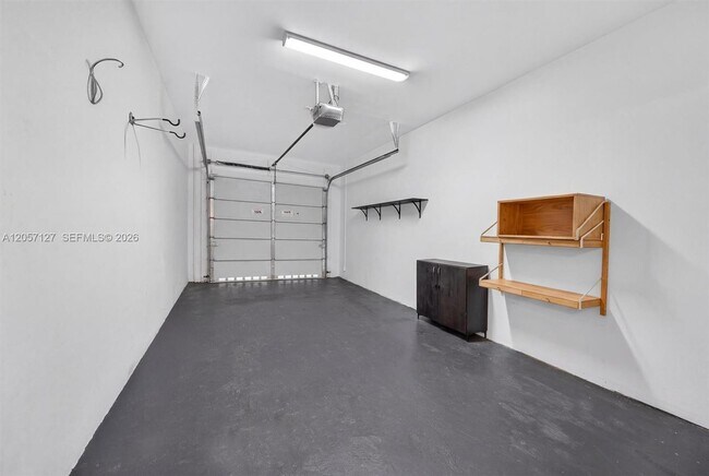 Building Photo - 3059 Carter St