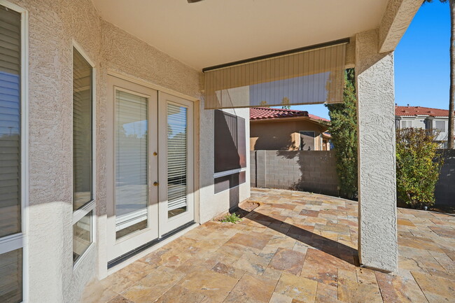 Building Photo - 1425 W Commerce Ave