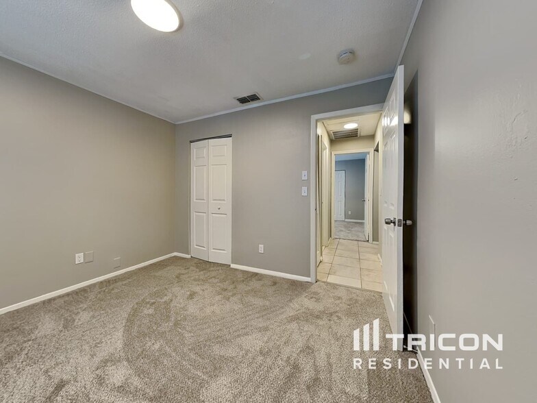 Building Photo - 11511 Blackbark Dr