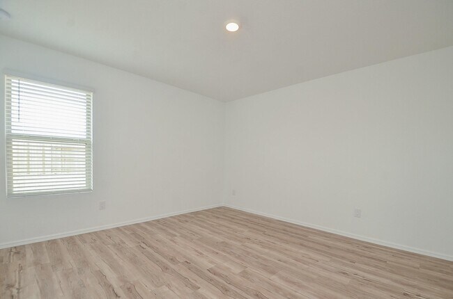 Building Photo - 18119 Rockvine Dr