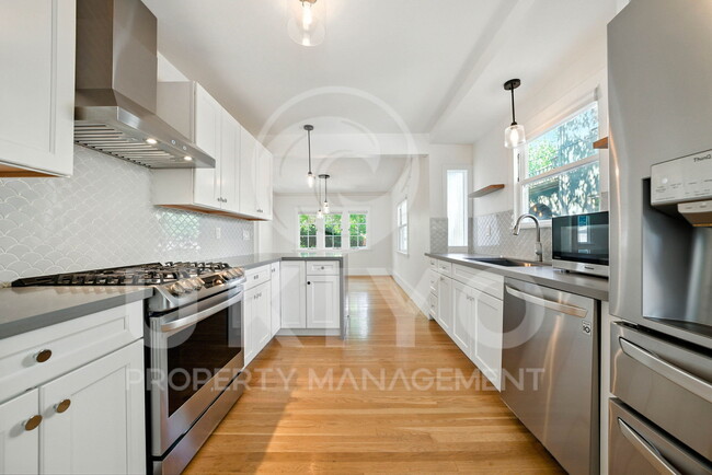 Building Photo - 4212 Arroyuelo Ave