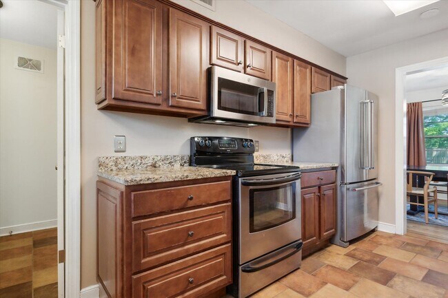 Building Photo - 336 McElroy Rd