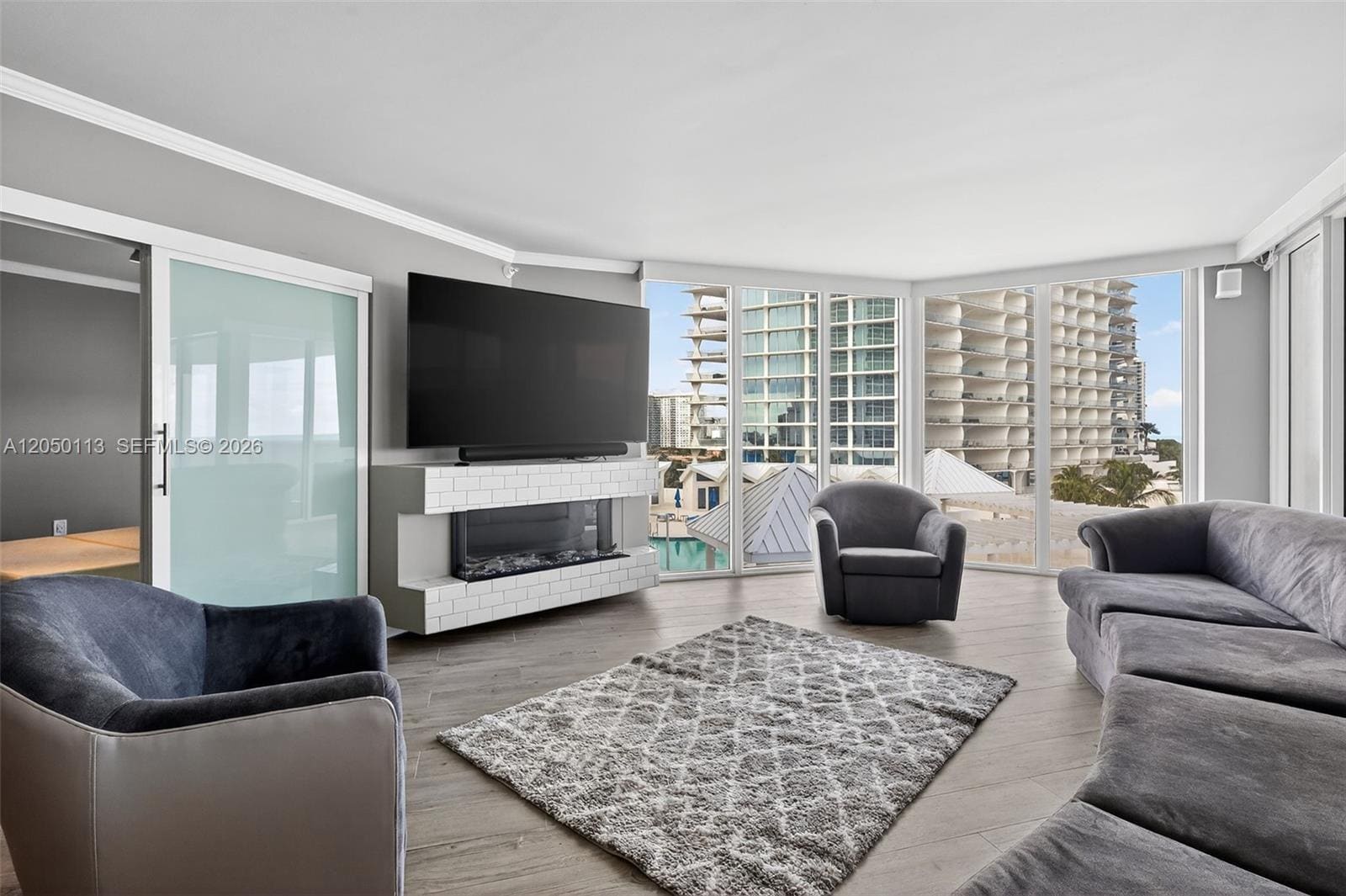 Building Photo - 16711 Collins Ave