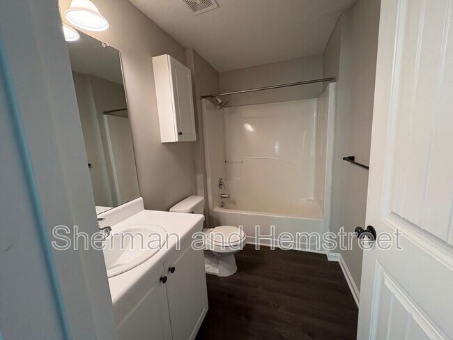 Building Photo - 3800 London Ct SW