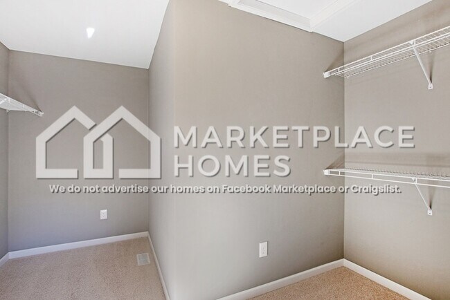 Building Photo - 3738 Byram Cir