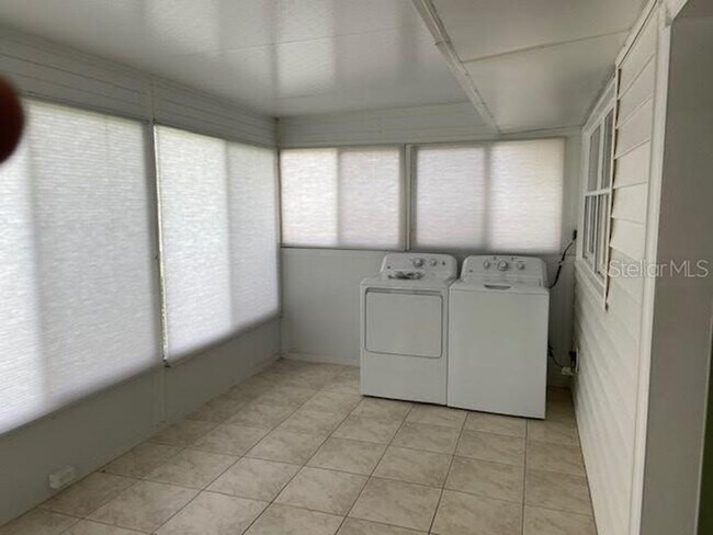 Building Photo - 205 Andover Pl