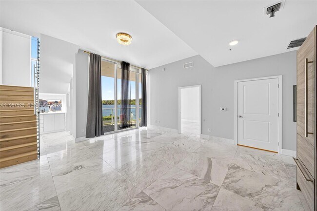 Building Photo - 400 Sunny Isles Blvd