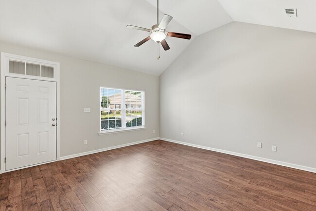 Building Photo - 401 Olde Ivey Square