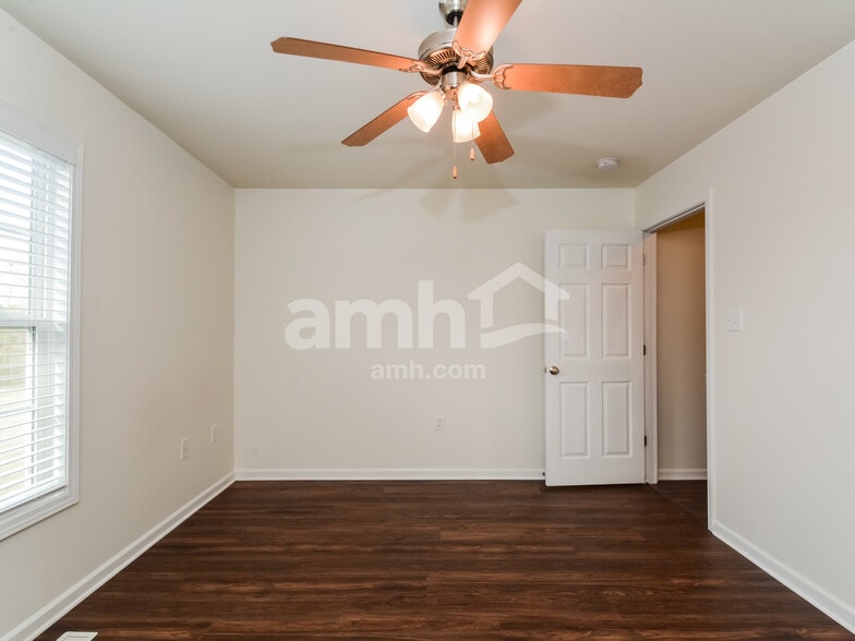 Building Photo - 75 Wolf Creek Ln