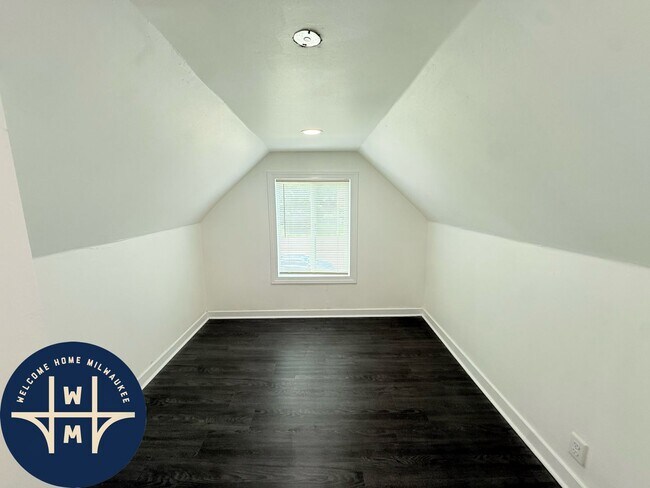 Building Photo - 5256 N 51st Blvd