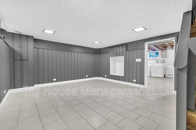 Building Photo - 1307 Dartmouth Ave