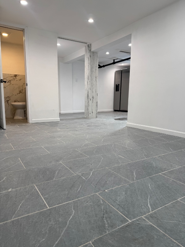 Building Photo - 9 Lawrence Ave