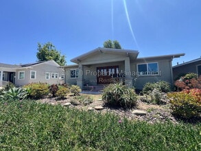 Building Photo - 144 Primrose Ave