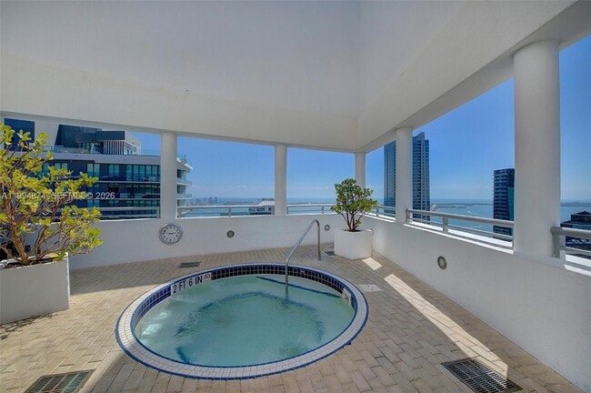 Building Photo - 60 SW 13th St