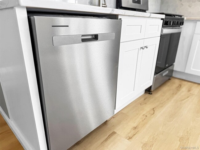 Building Photo - 5 Madison St