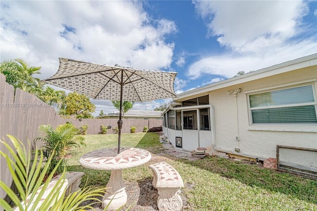 Building Photo - 8107 NW 74th Ave