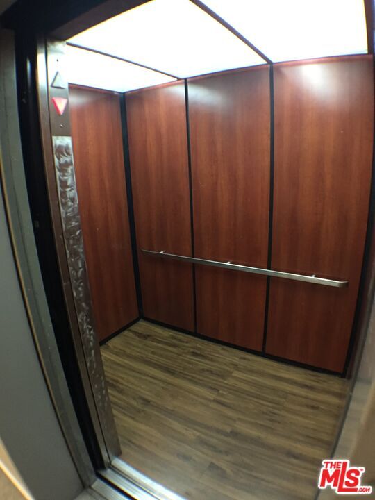 Building Photo - 428 S Grand View St