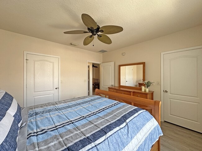 Building Photo - 160 SW Peacock Blvd