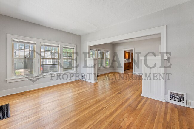 Building Photo - 448 N Fountain St